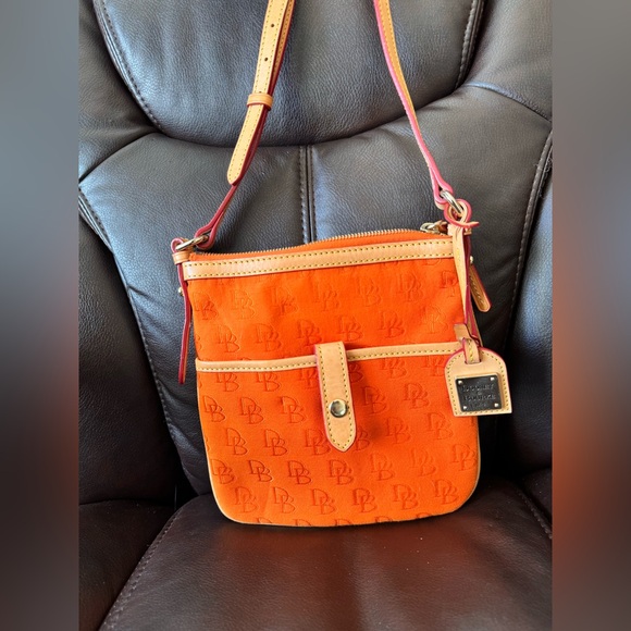 Dooney & Bourke Orange Signature Envelope Crossbody Bag EUC - Picture 1 of 9